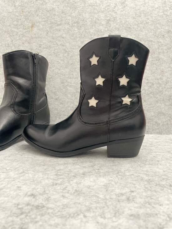 Art Class Other - 5 Art Class Margot Western Style Boots with White Stars